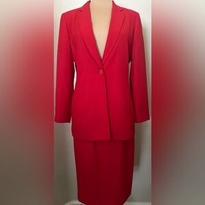 Elegant Women's Red Blazer and Skirt Set